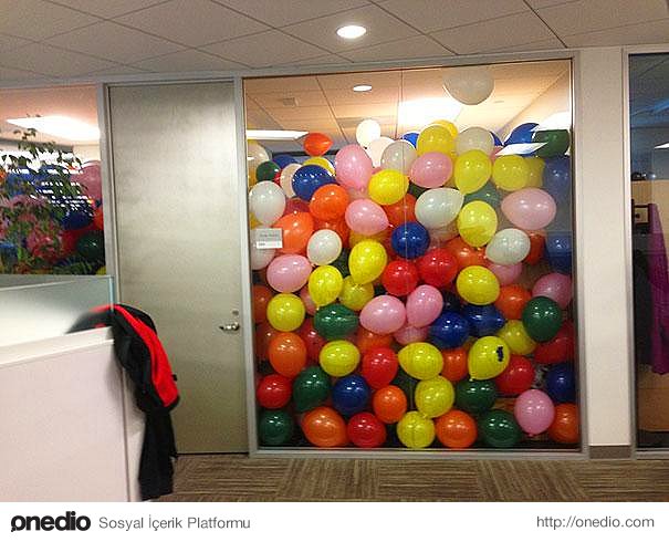 Patronunuzun odasına balonlar doldurun